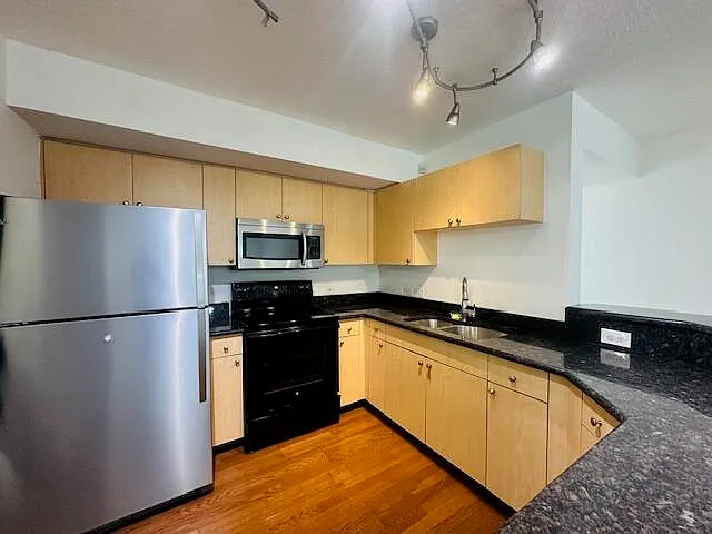Building Photo - 401 Villa Cir