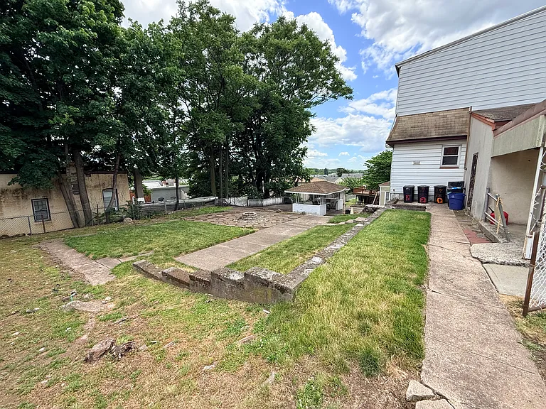 182 Farnham Ave #2 — Photo 23