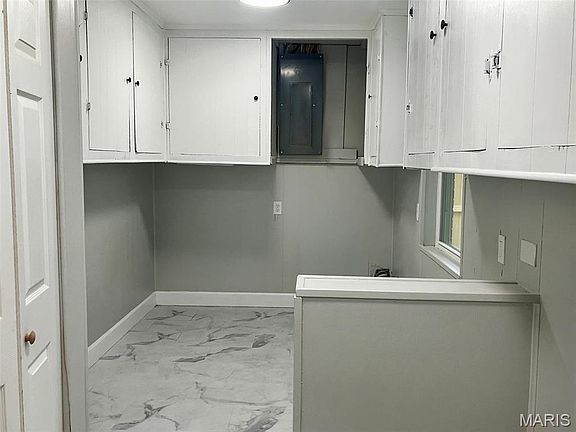 5th image of 1101 W 9th St