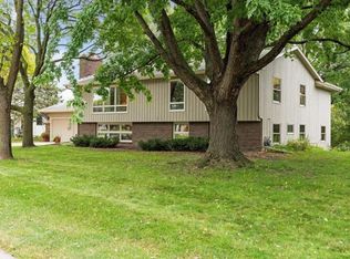 9919 Oxborough Rd, Bloomington, MN 55437