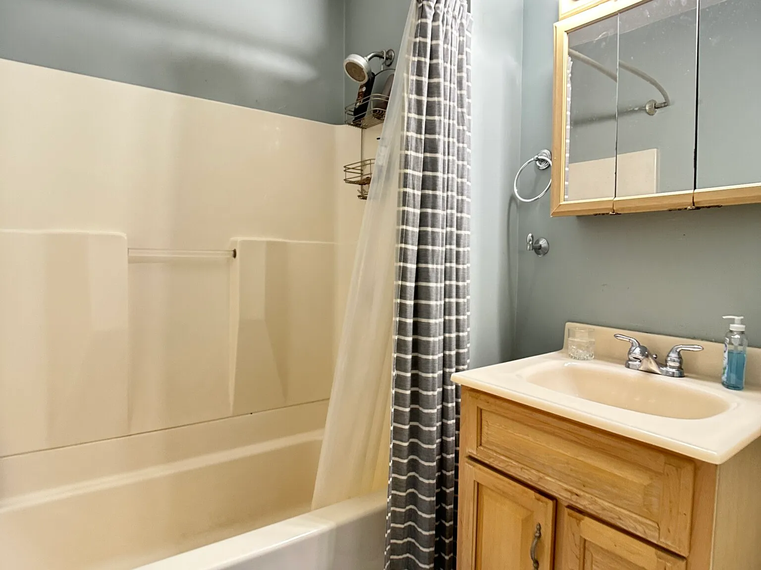 3 bed, 1200 sqft, $3,650 — Photo 4