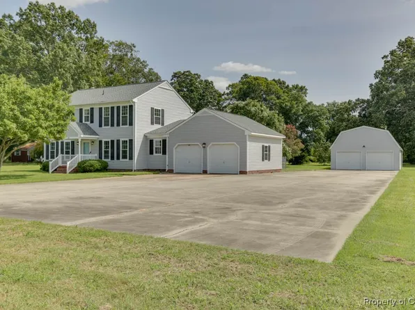 18 Mary Ann Dr, Hampton, VA 23666