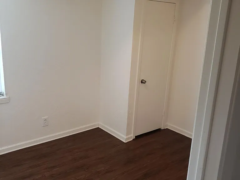 145 Tulip Dr — Photo 4