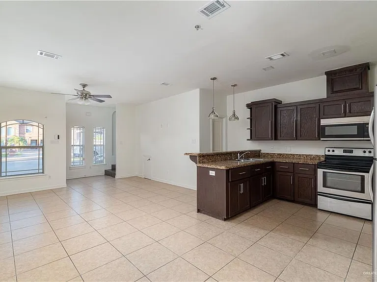 1307 W Fig Ave #B — Photo 5