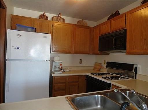 4th image of 1406 N Oak Hill Dr Unit I-7