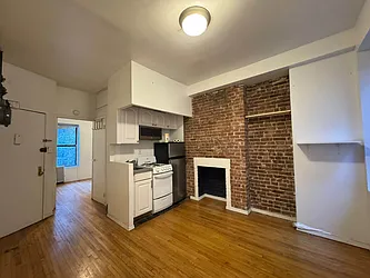 Rented by KNOCKKNOCK LLC