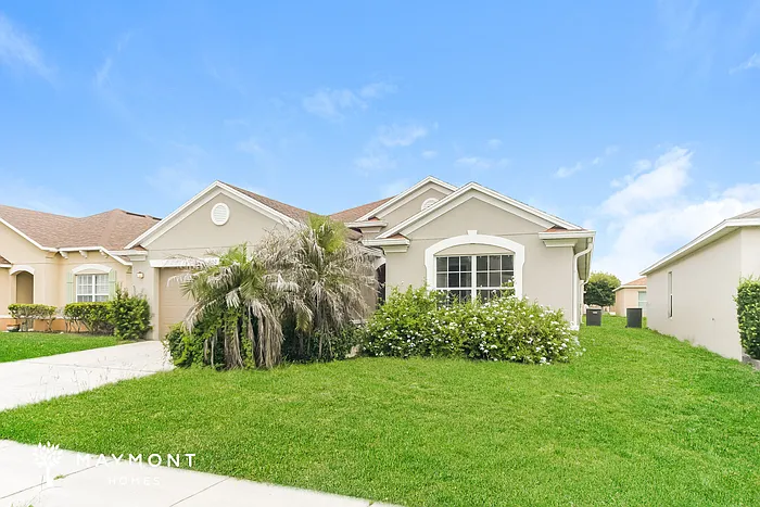 4652 Caverns Dr — Photo 2