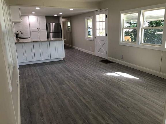 5th image of 626 Holly Hill Ave