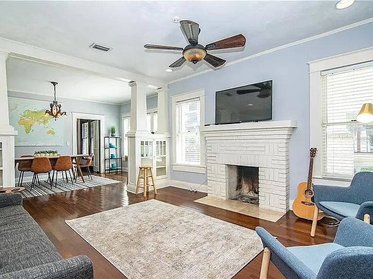 2117 Watrous Ave — Photo 3