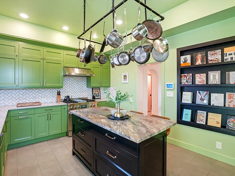 9000 Monaco St #8 — Photo 40