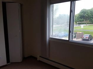 490 Pleasant Run Dr FLOOR 1, Wheeling, IL 60090