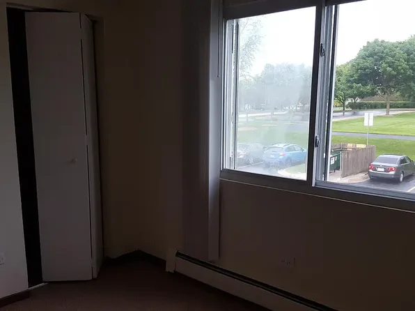 490 Pleasant Run Dr Floor 1, Wheeling, IL 60090