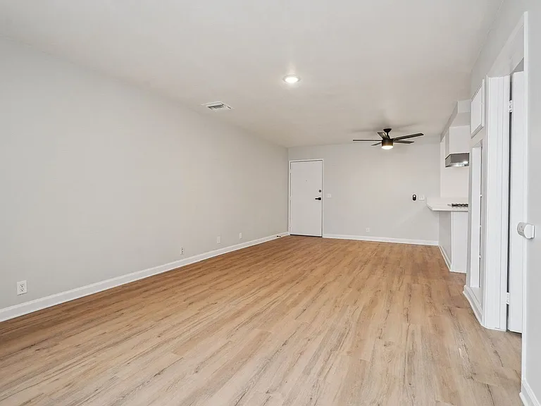 420 Windsor Rd — Photo 36