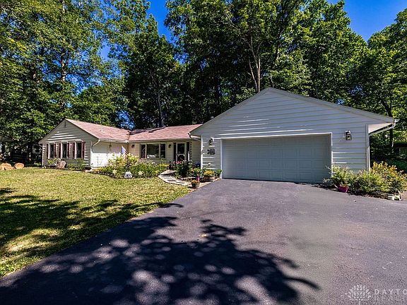 2nd image of 2800 Bahns Dr