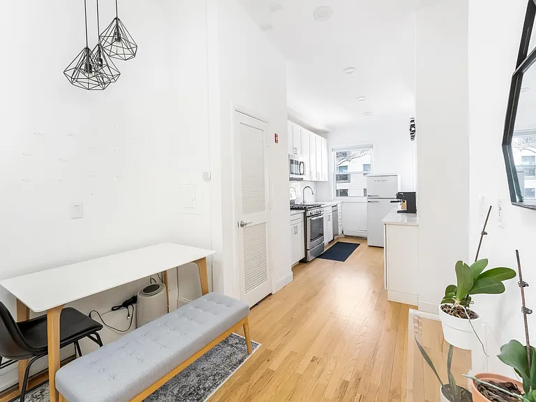 120 Monroe St #3L — Photo 9