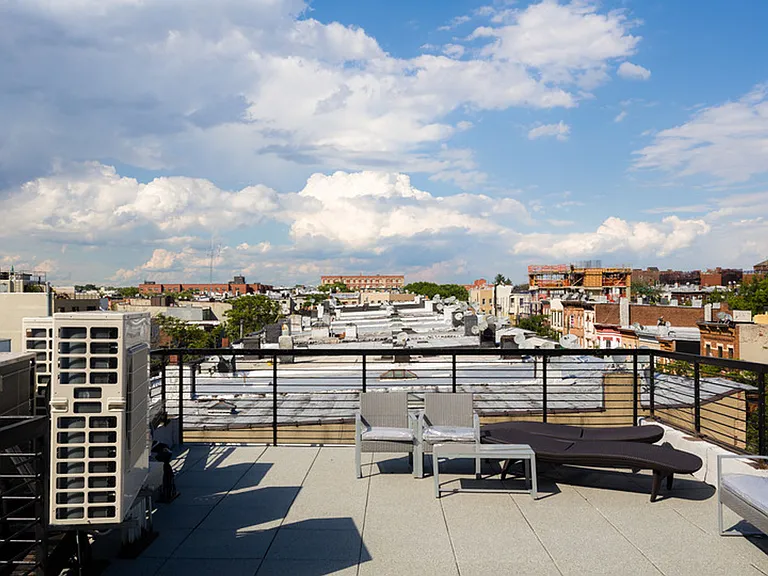 277 Irving Ave #2B — Photo 11