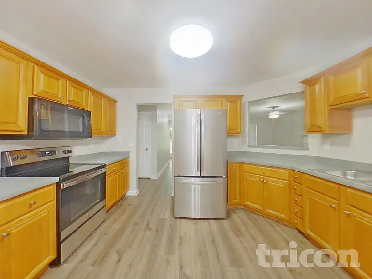 210 Signet Ct — Photo 6