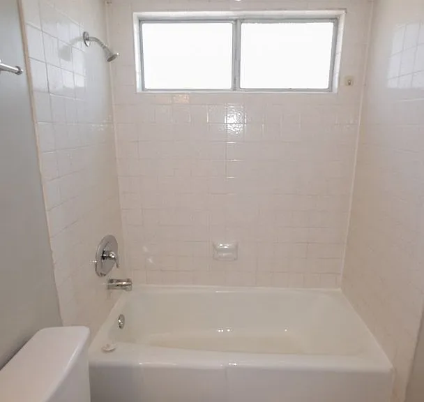 2835 Polk Ave — Photo 17