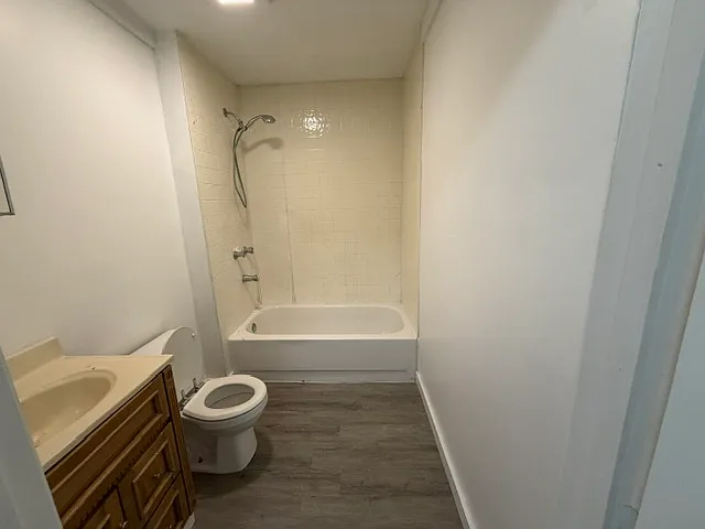 496 N Riverview Rd #4 — Photo 5