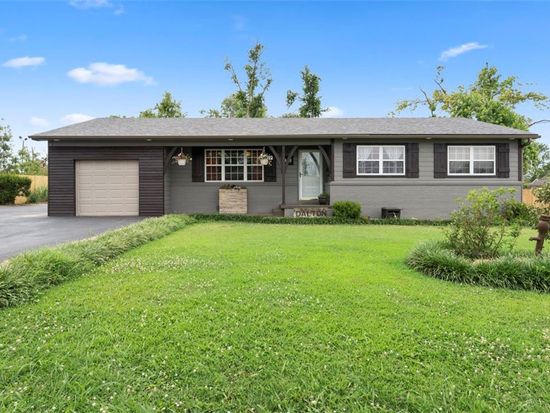 905 NW 10th St, Bentonville, AR 72712