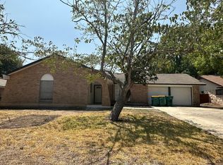 307 Castle Ct, Converse, TX 78109