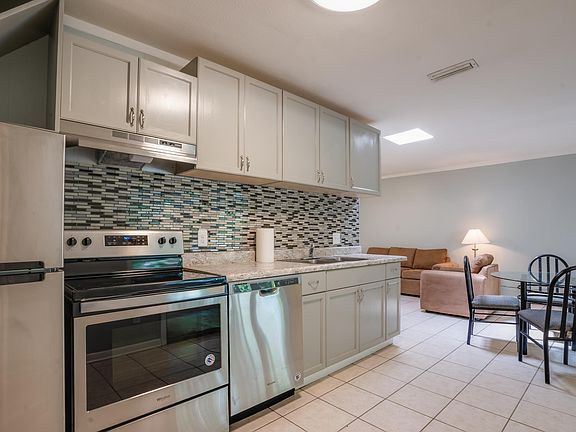 2nd image of 520 E 9th Ave