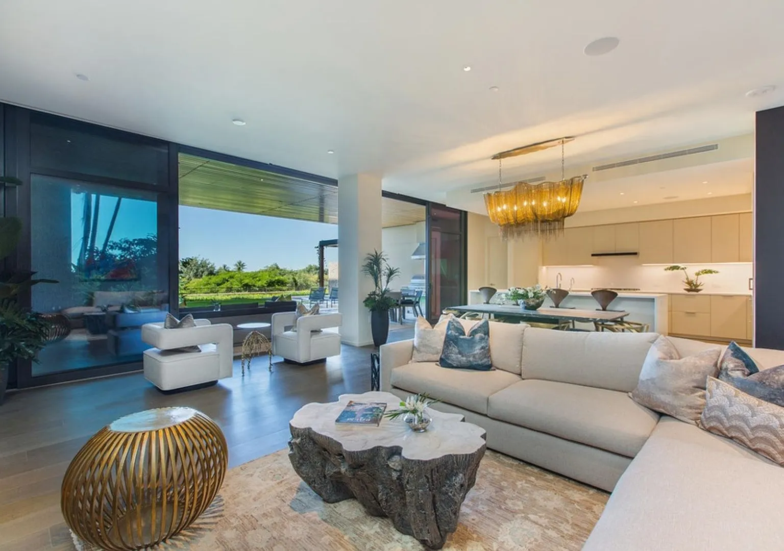 Park Lane Sunset Resort: Luxury Ala Moana Home w/ Private Pool, Hot Tub & Lanai — Photo 2