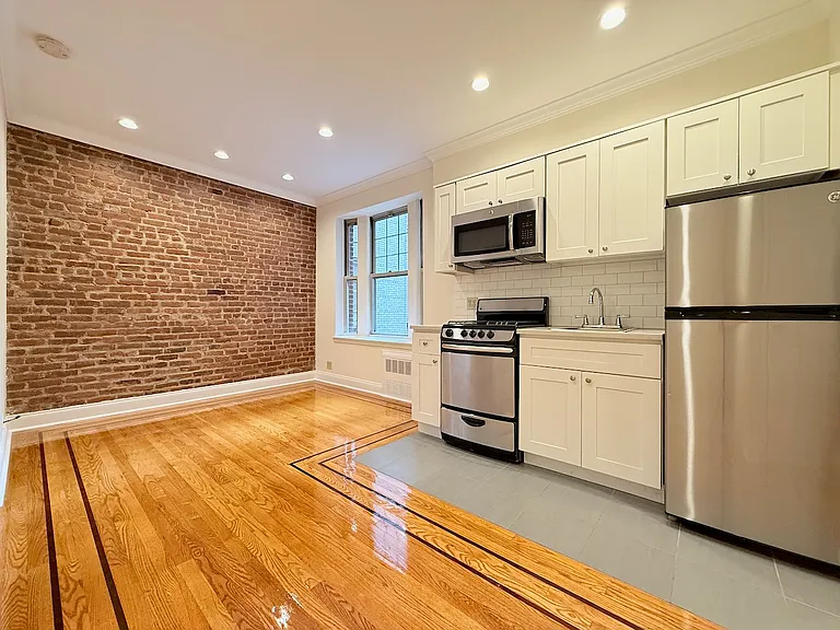 61 W 10th St #2D — Photo 2