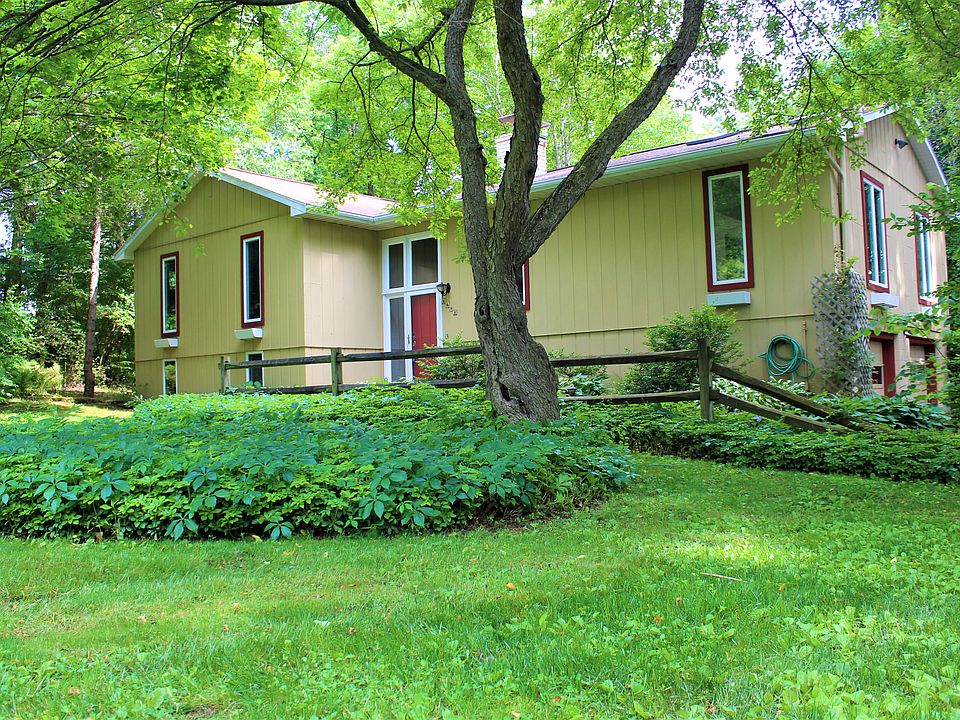 1st image of 1658 Oxford Cir