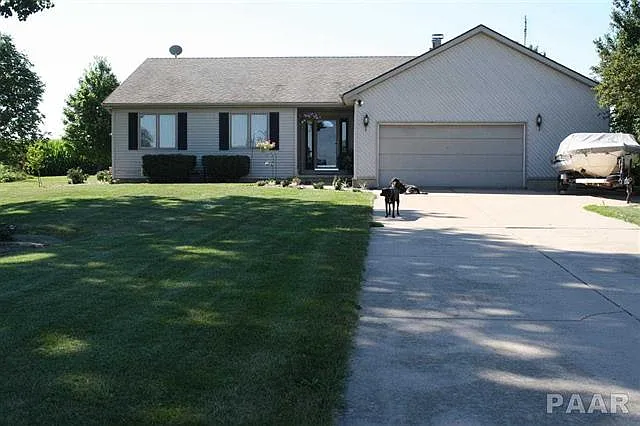 586 Fairway Dr photo 1