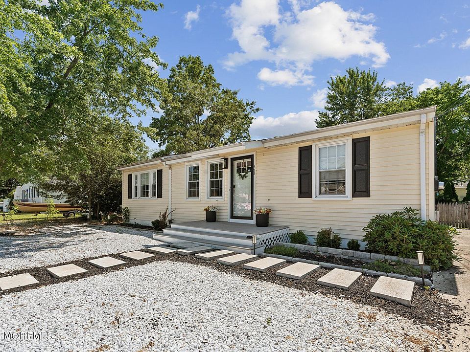 1st image of 328 Georgia Drive