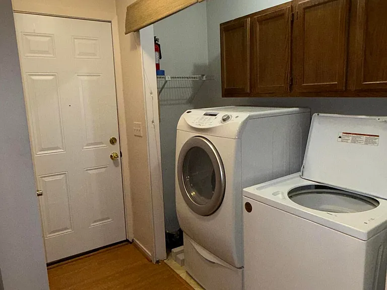 741 Woods Ct — Photo 9