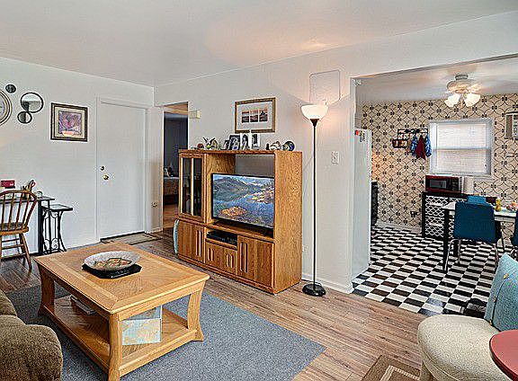 3rd image of 7527 Country Ln APT 1S