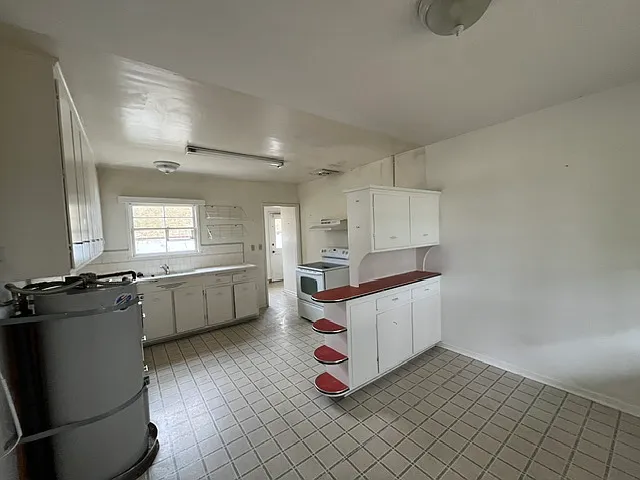1598 El Camino Real — Photo 5