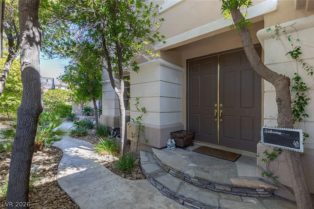 4 bed, 4.5 bath, 3610 sqft, $7,750 — Photo 3