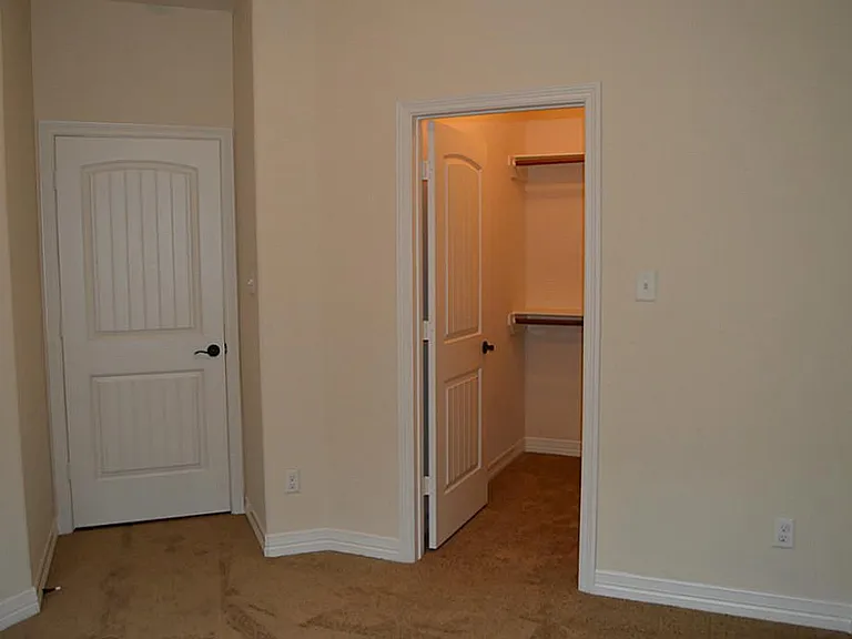 12706 Pine Woods St — Photo 18