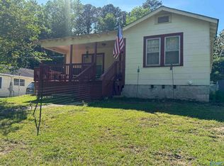 906 Riverview Dr, East Gadsden, AL 35903