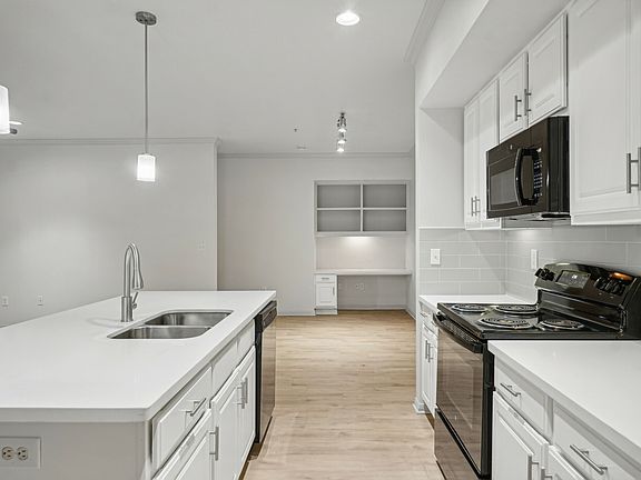 Large kitchen island and timeless backsplash