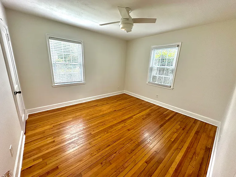 22 Sewanee Ave — Photo 12