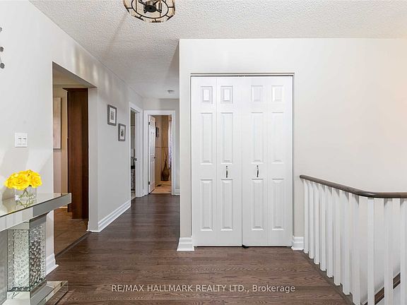 3rd image of 52 Tweedrock Cres
