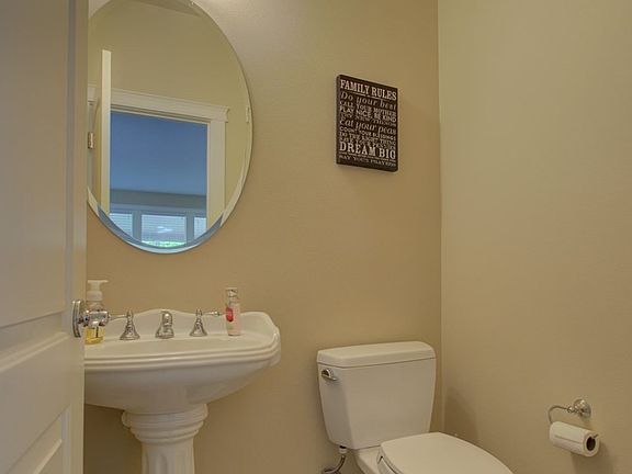 3rd image of 17414 NE 30th St