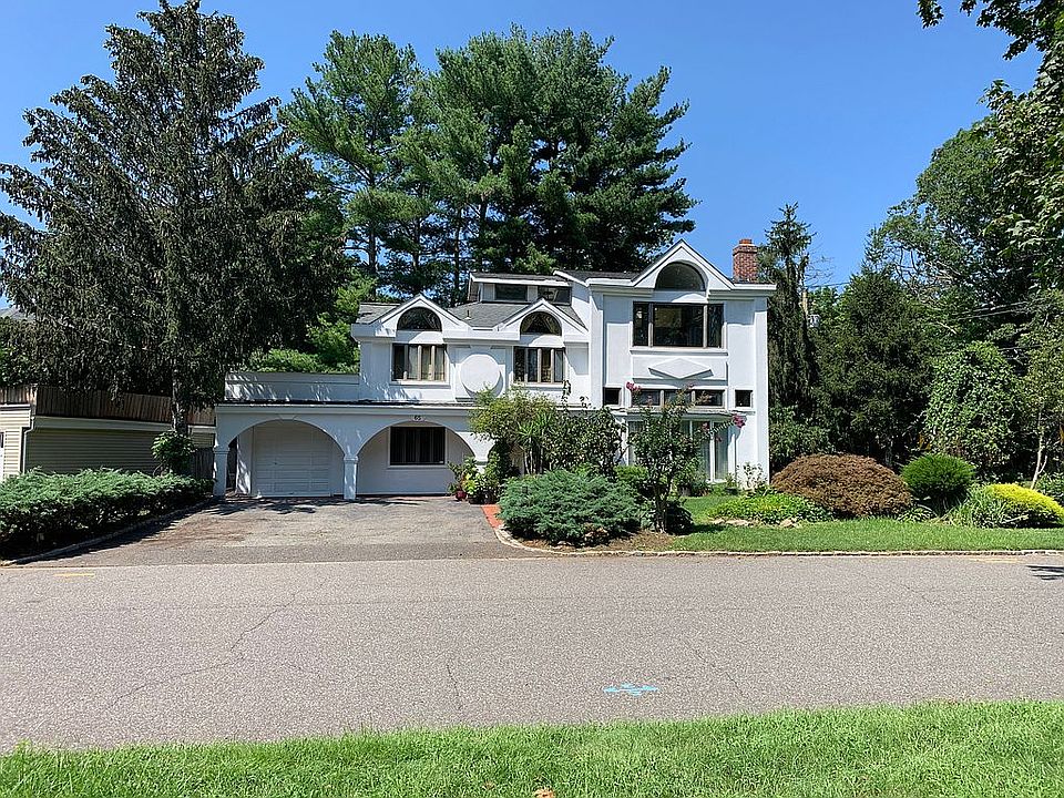 1st image of 65 Sherrard St