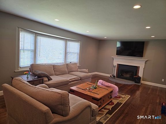 5th image of 441 David Court