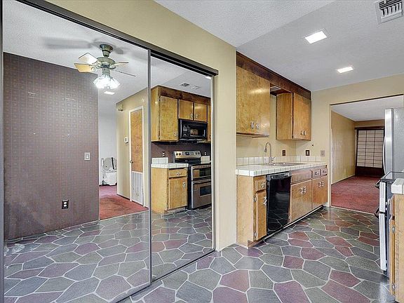 4th image of 750 Lincoln Rd APT 8