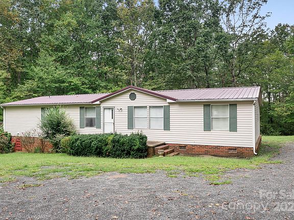 2nd image of 2461 Pinnacle Dr