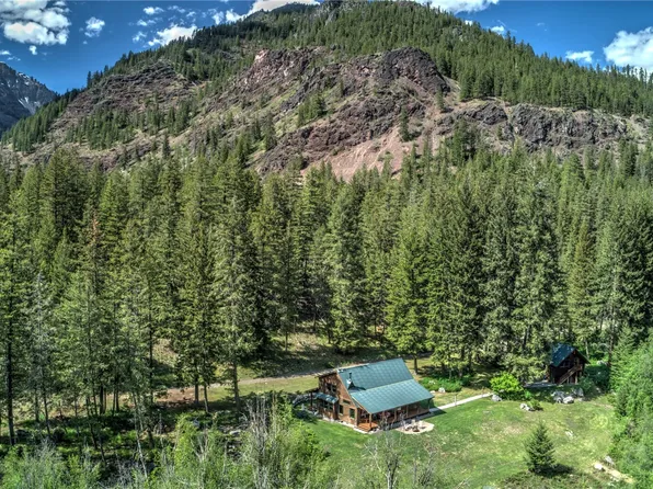 19 A and B Two Rivers Road, Mazama, WA 98833