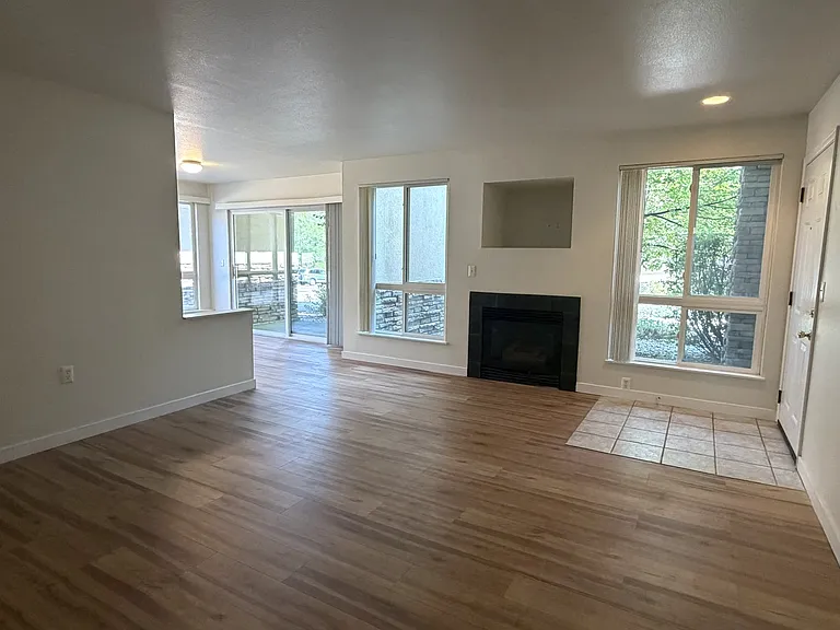 6675 S Lemay Ave #H4 — Photo 2