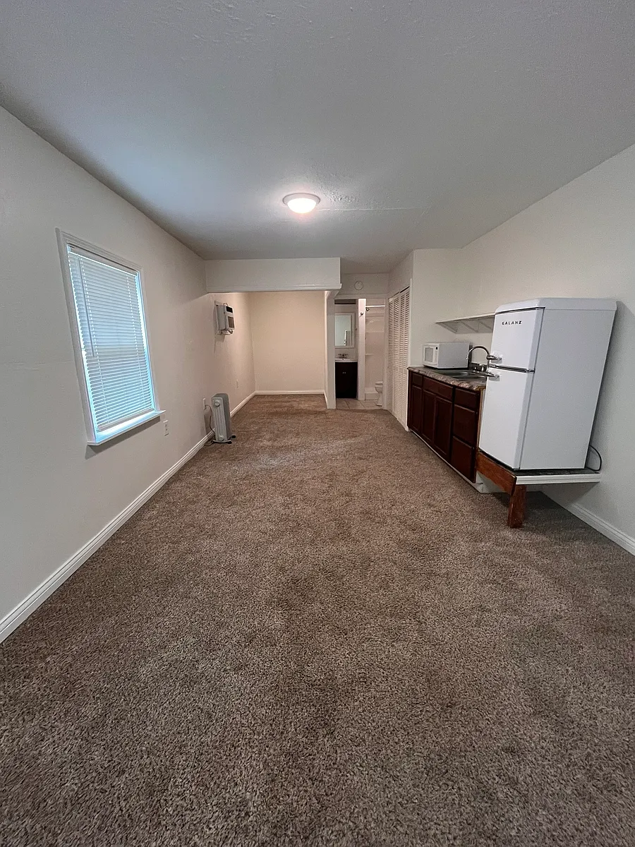 Building Photo - 1614 S Springfield St #1/2