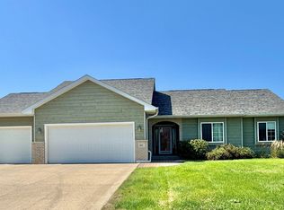 641 Hawk Cir, Dakota Dunes, SD 57049