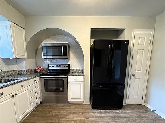 4th image of 4243 Forest De Ville Dr